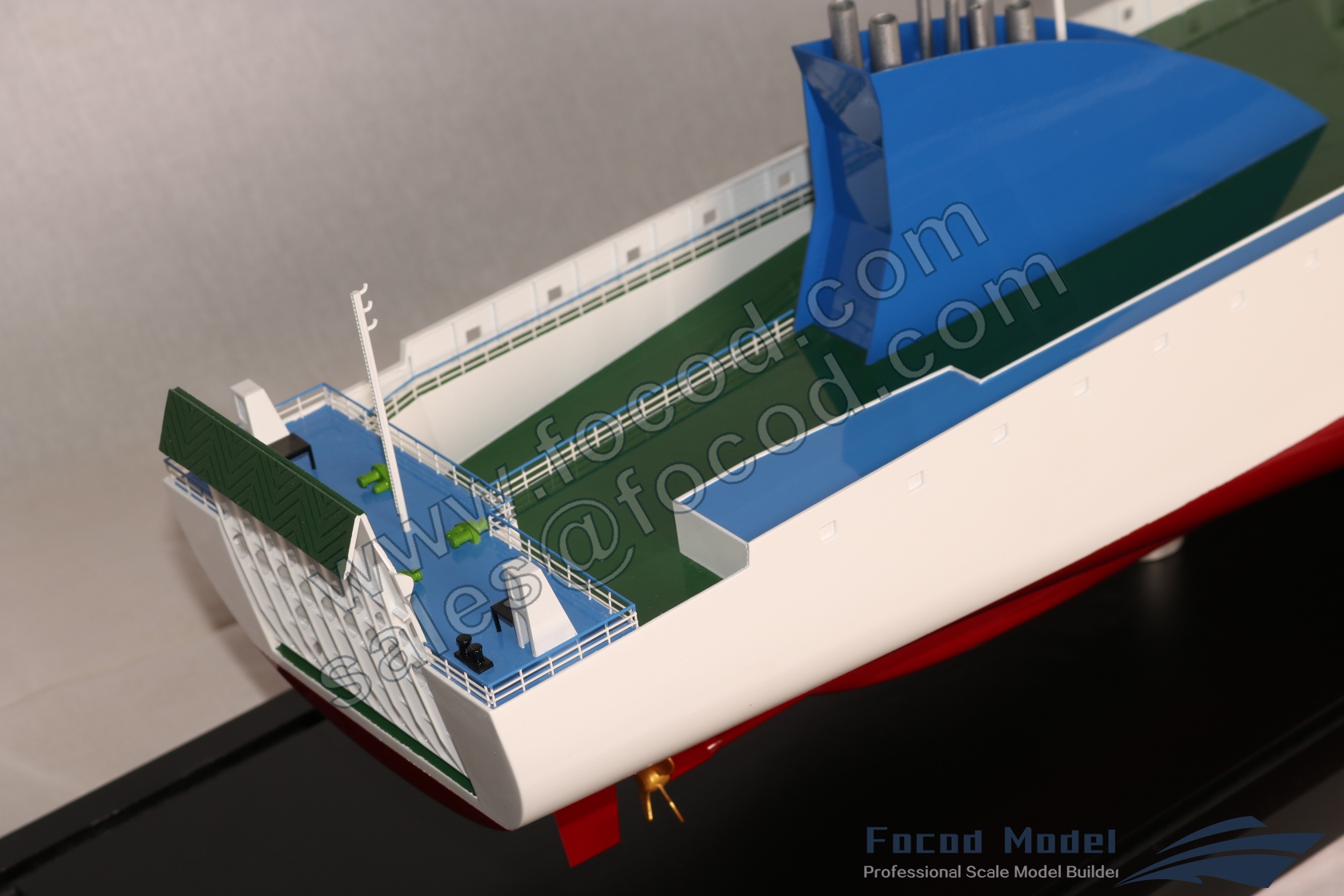 custom made model of 186.5米滚装船